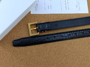 Ledergürtel mit Krokoprägung