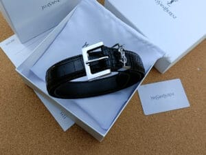 Ledergürtel mit Krokoprägung