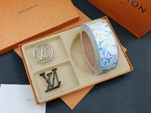 Monogramm-Ledergürtel mit Blumenmuster