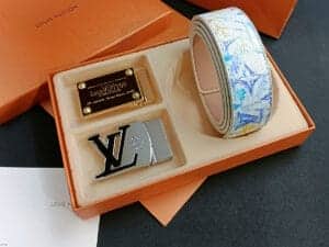 Monogramm-Ledergürtel mit Blumenmuster