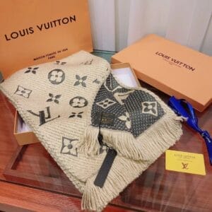 Logomania Scarf Pearl