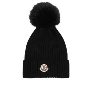 Ribbed knitted beanie