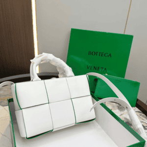 The Arco Medium Leather Tote Bag white