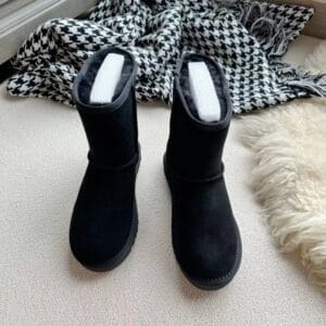 Women's brown snow boots