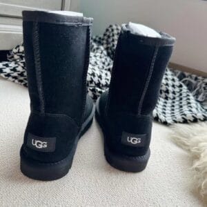 Women's brown snow boots