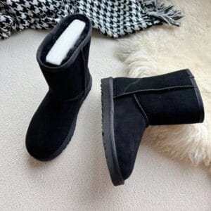 Women's brown snow boots