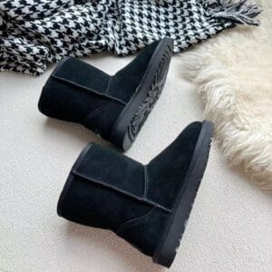 Women's brown snow boots