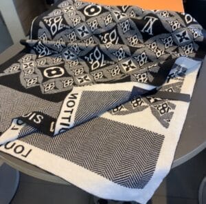 Women's Gray Wool Scarf