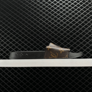 LV Reps Monogram Waterfront Mule (4)