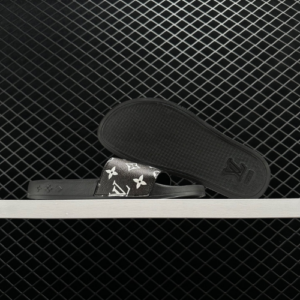 LV Reps Monogram Waterfront Mule (5)