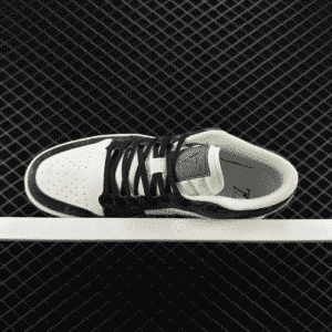 LV Reps Rivoli Sneaker (4)